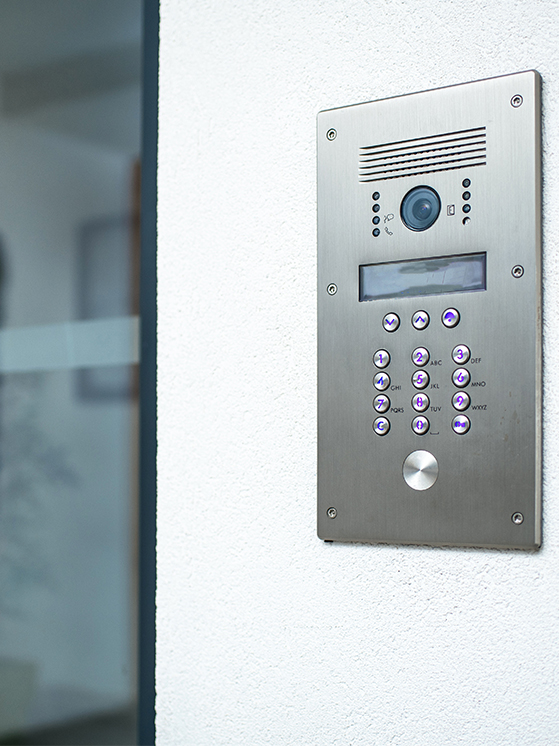 full-width-section-img-intercom-on-wall