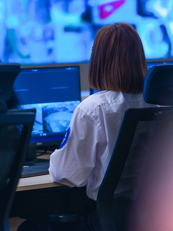 monitoring-center-full-width-2